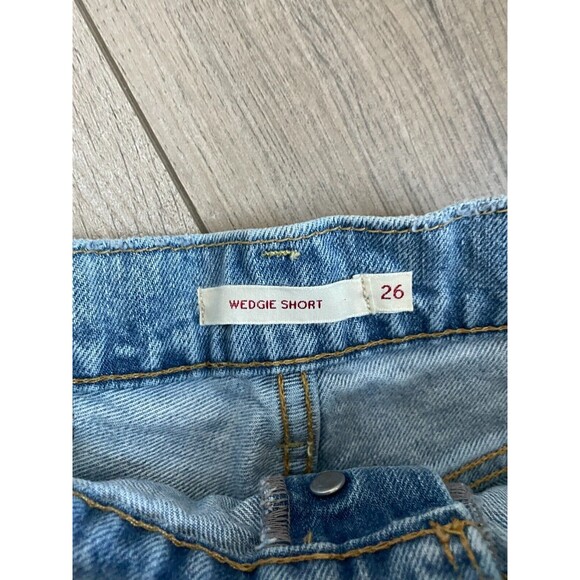 Levi's Premium Denim 100% Cotton Wedgie Shorts Snooze You Loose Distressed 26 - Picture 6 of 9